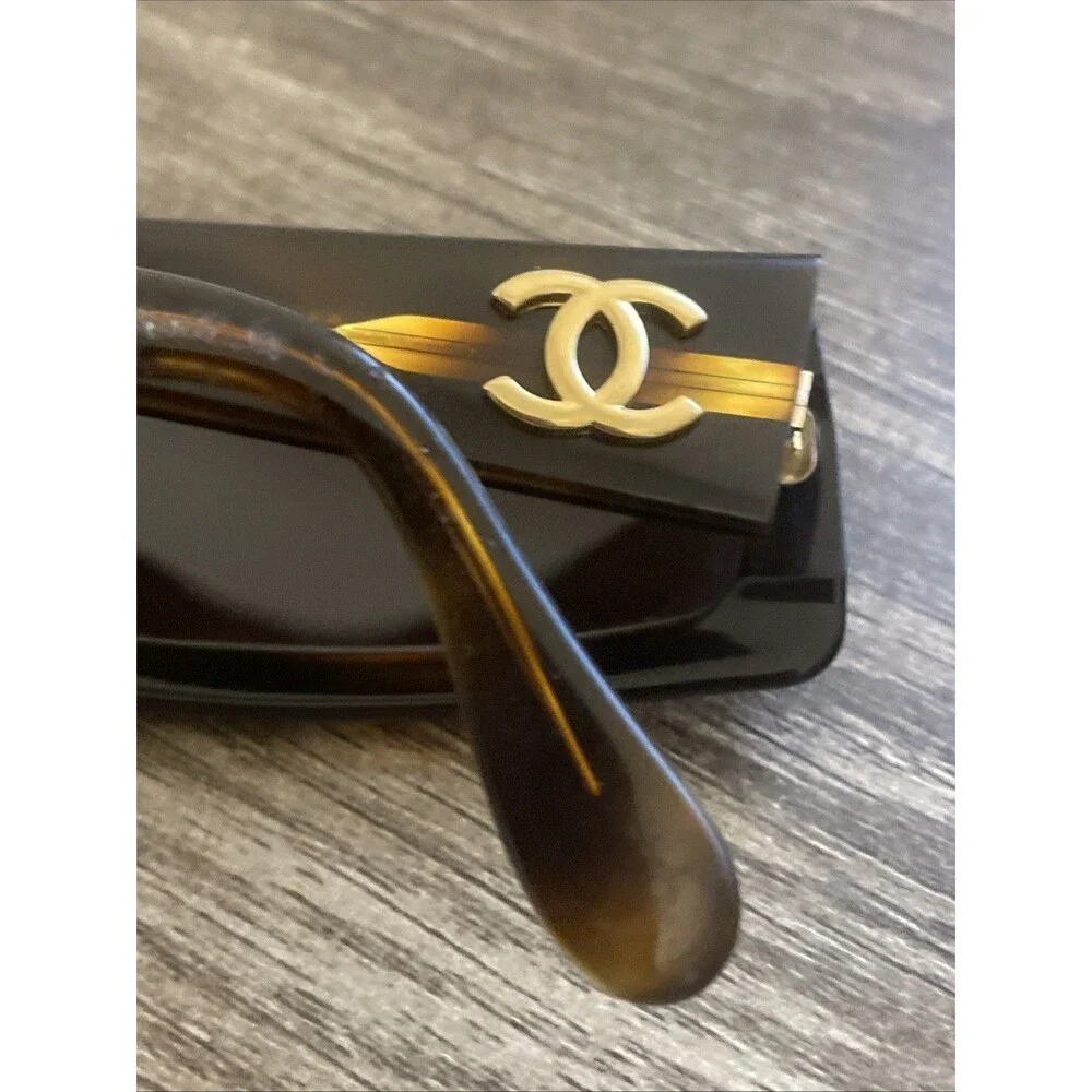 Vintage Chanel 0018 80 Tortoise Shell Sunglasses Oversized Gold CC Made In Italy